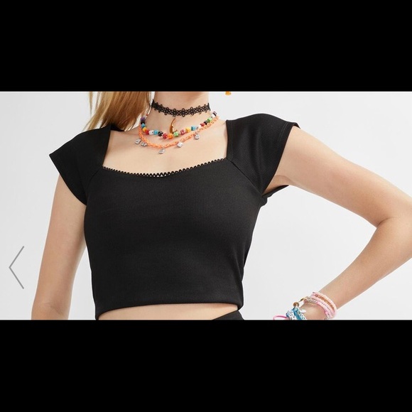 Dolls kill x Delia’s cropped black tee - Picture 2 of 3